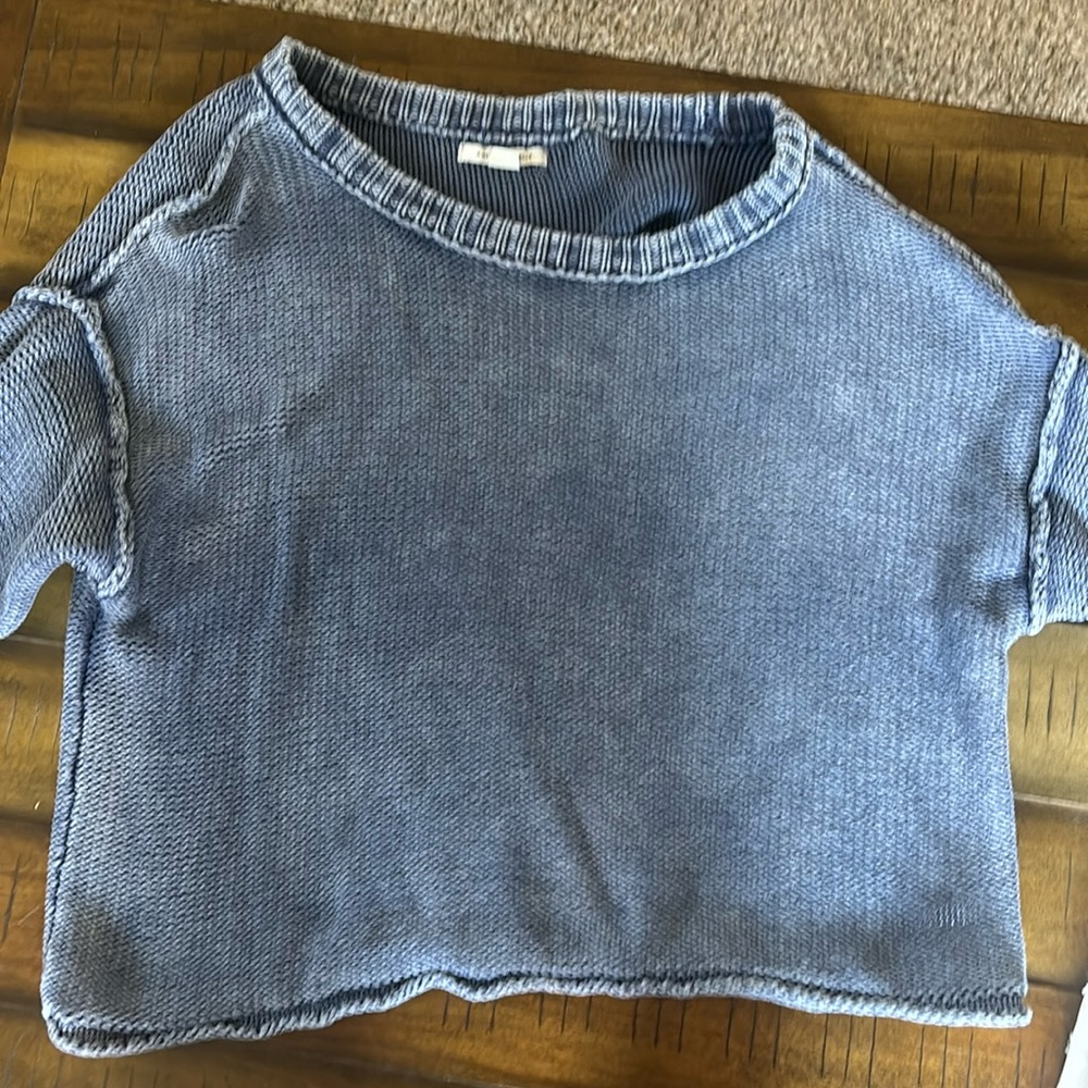 Blue knitted long sleeve